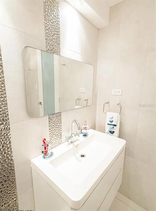 На продажу: $995,000 (4 спален, 2 ванн, 1200 Квадратных фут)