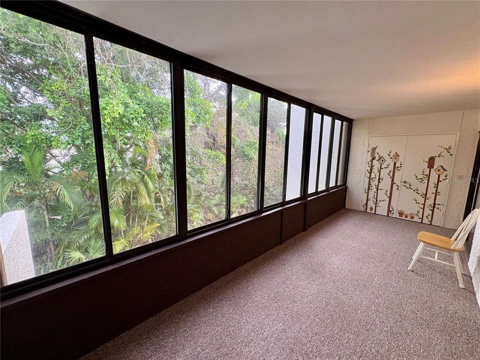 Под контрактом: $1,700 (2 спален, 2 ванн, 940 Квадратных фут)