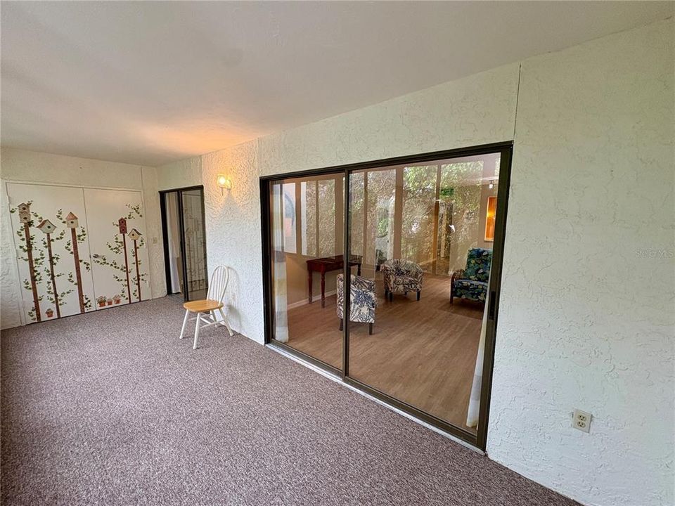 Под контрактом: $1,700 (2 спален, 2 ванн, 940 Квадратных фут)