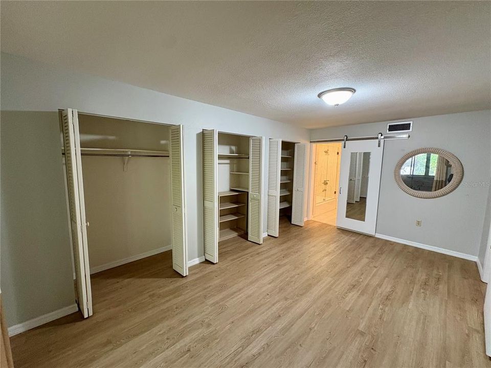 Под контрактом: $1,700 (2 спален, 2 ванн, 940 Квадратных фут)