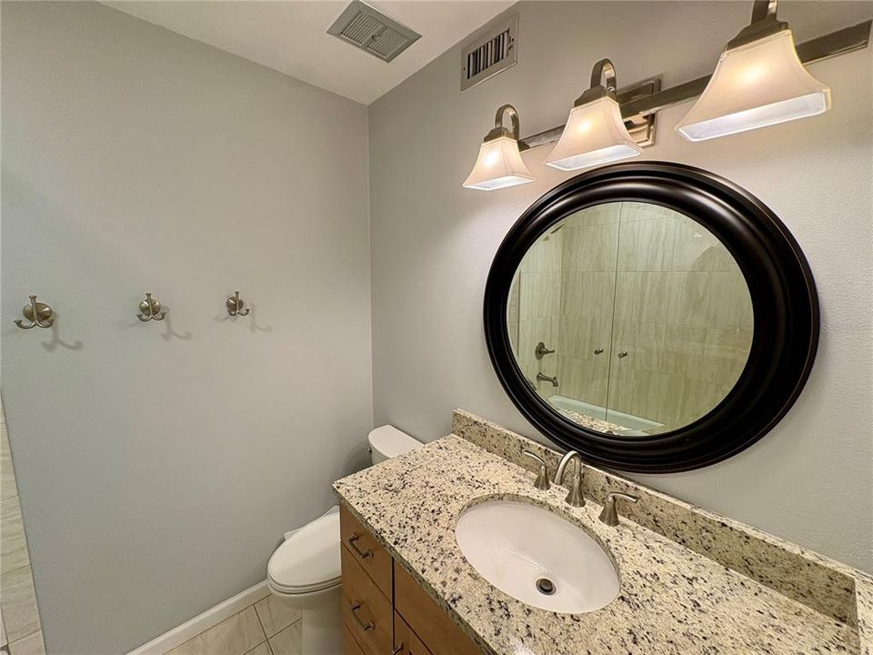 Под контрактом: $1,700 (2 спален, 2 ванн, 940 Квадратных фут)