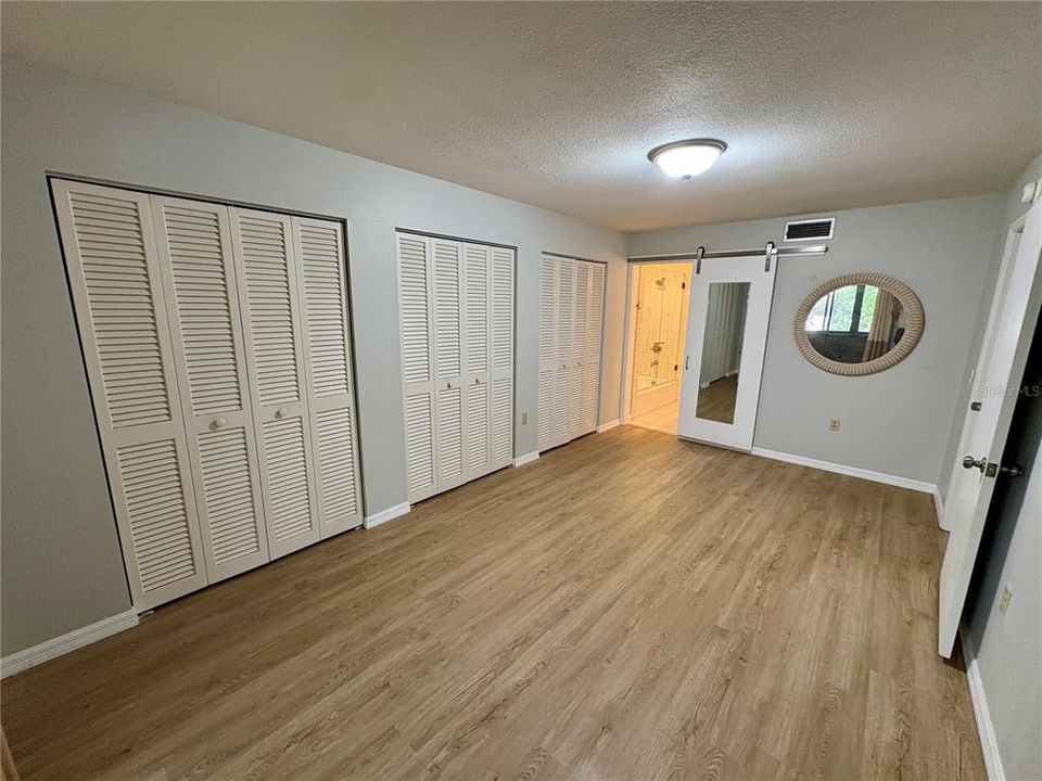 Под контрактом: $1,700 (2 спален, 2 ванн, 940 Квадратных фут)