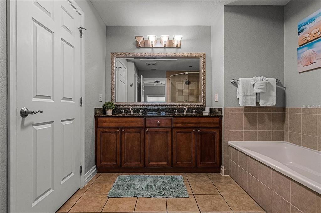 待售: $319,999 (3 贝兹, 3 浴室, 1755 平方英尺)