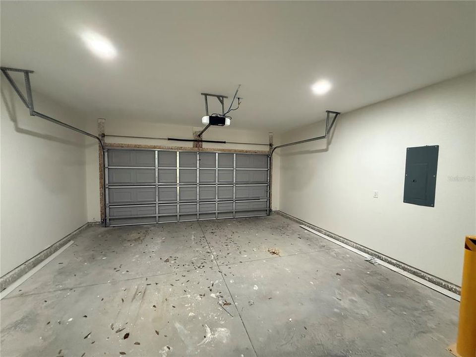 合同活跃: $265,000 (3 贝兹, 2 浴室, 1250 平方英尺)