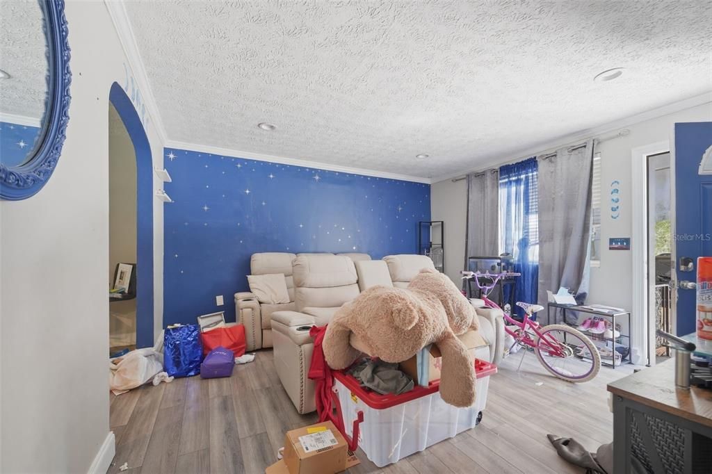 En Venta: $250,000 (4 camas, 2 baños, 1620 Pies cuadrados)