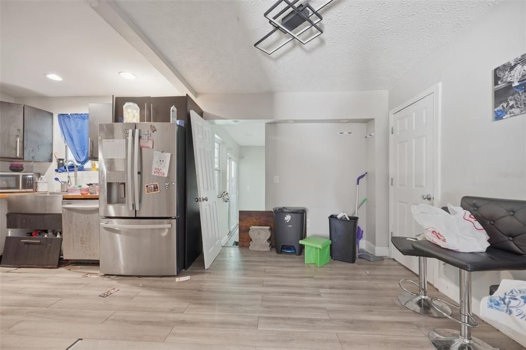 En Venta: $250,000 (4 camas, 2 baños, 1620 Pies cuadrados)