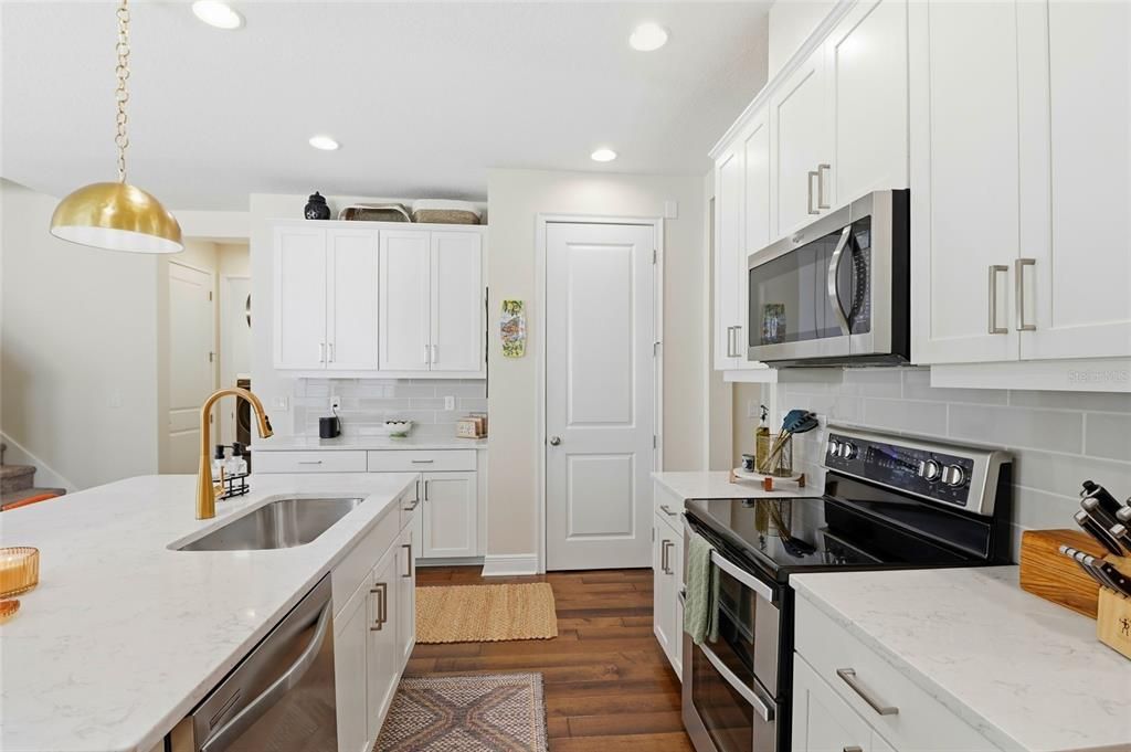 Activo con contrato: $699,995 (4 camas, 3 baños, 2750 Pies cuadrados)