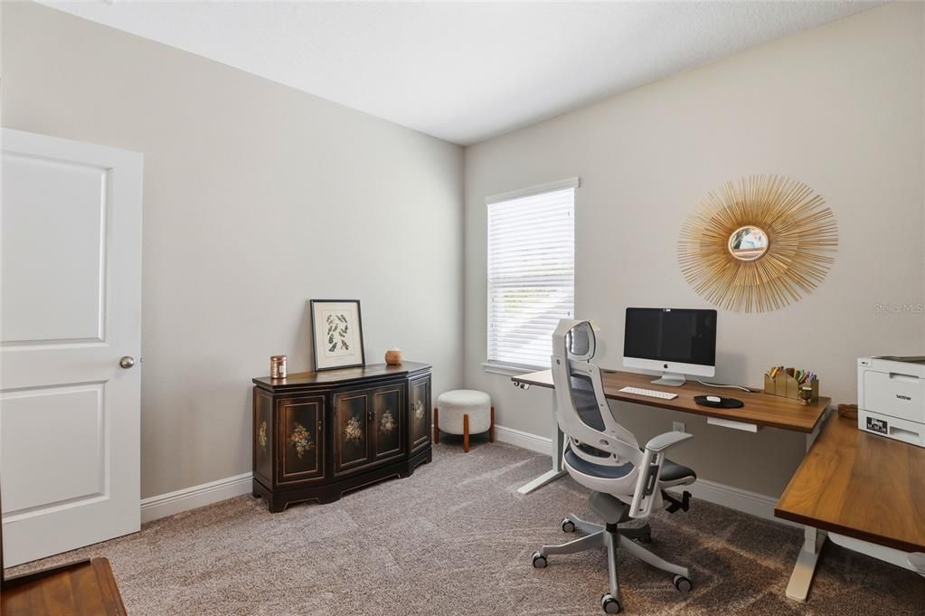 Activo con contrato: $699,995 (4 camas, 3 baños, 2750 Pies cuadrados)