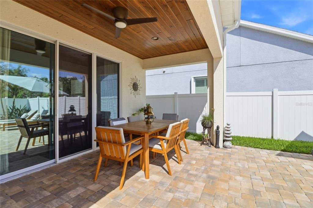Activo con contrato: $699,995 (4 camas, 3 baños, 2750 Pies cuadrados)