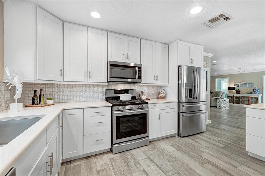 For Sale: $695,000 (4 beds, 2 baths, 1900 Square Feet)