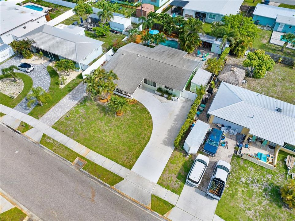 For Sale: $695,000 (4 beds, 2 baths, 1900 Square Feet)