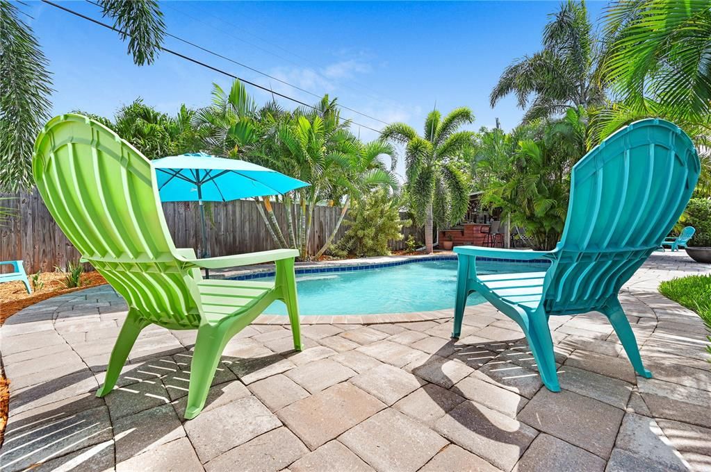 For Sale: $695,000 (4 beds, 2 baths, 1900 Square Feet)