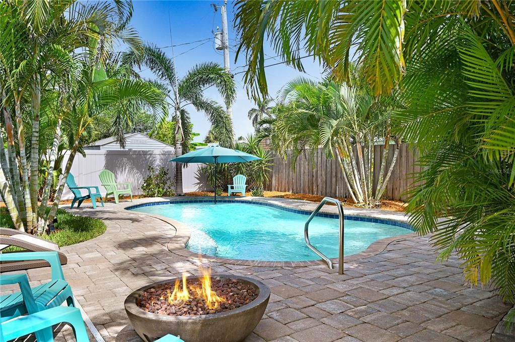 For Sale: $695,000 (4 beds, 2 baths, 1900 Square Feet)