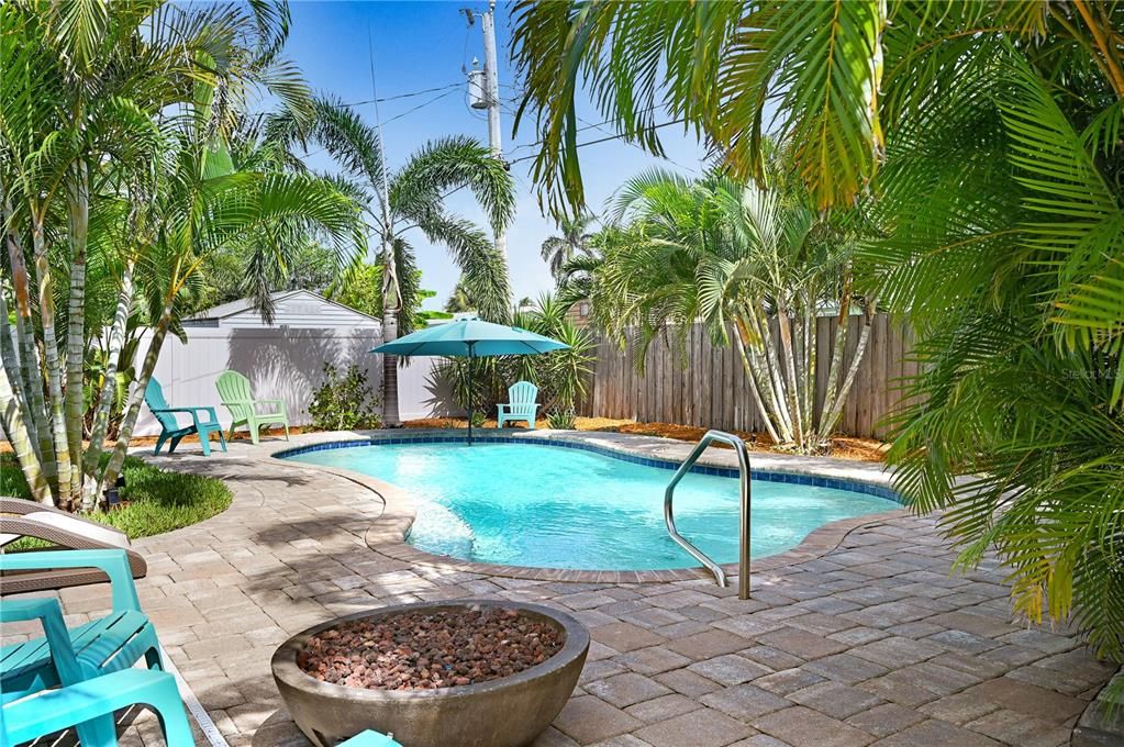 For Sale: $695,000 (4 beds, 2 baths, 1900 Square Feet)