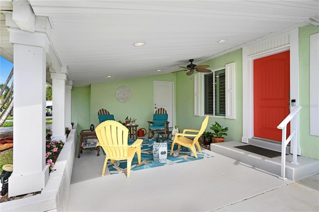For Sale: $695,000 (4 beds, 2 baths, 1900 Square Feet)