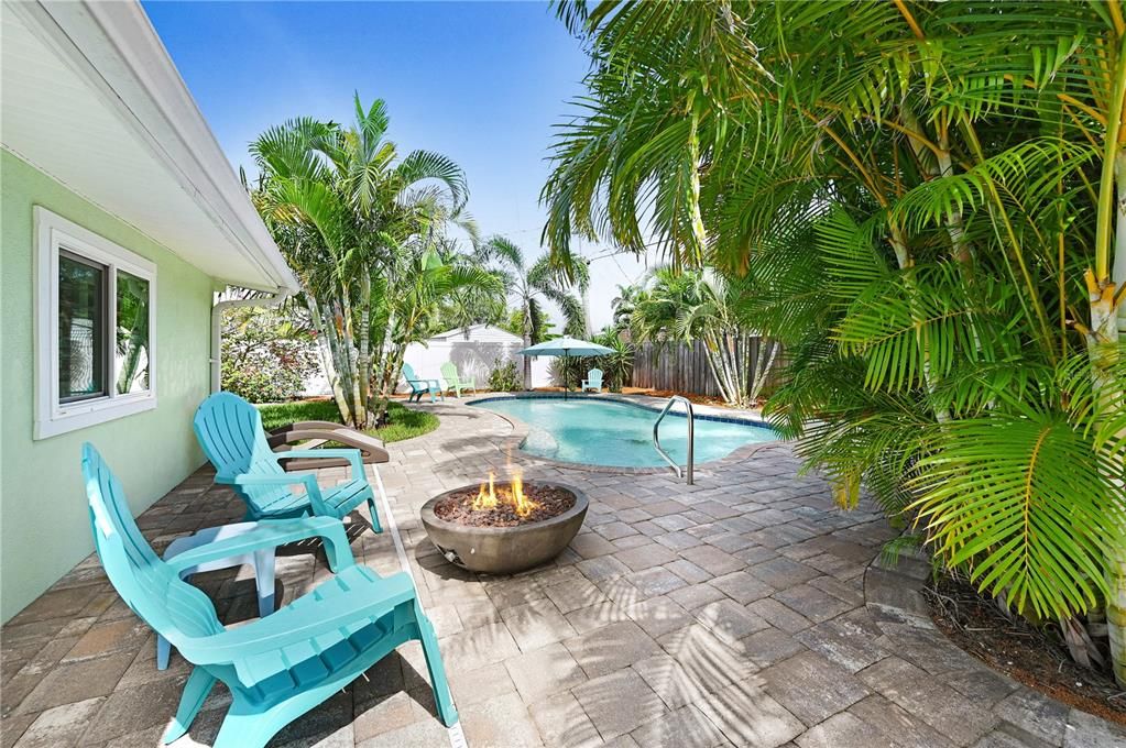 For Sale: $695,000 (4 beds, 2 baths, 1900 Square Feet)