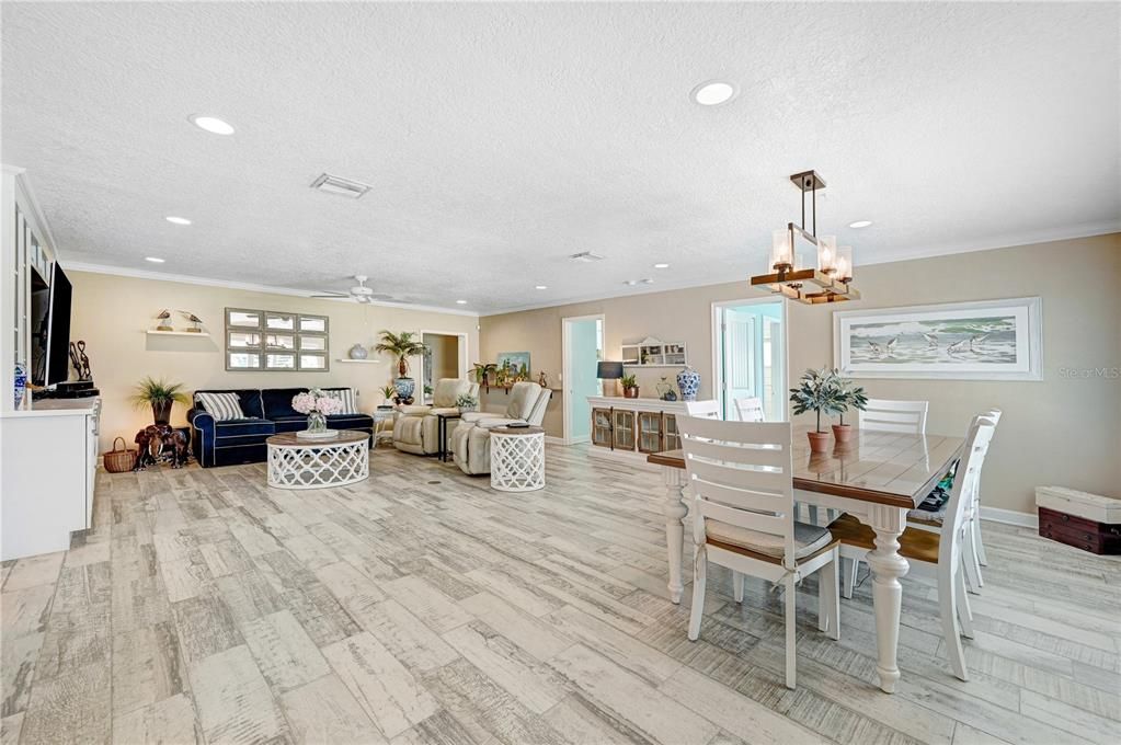 For Sale: $695,000 (4 beds, 2 baths, 1900 Square Feet)