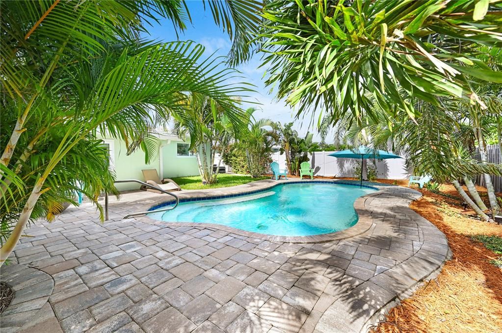 For Sale: $695,000 (4 beds, 2 baths, 1900 Square Feet)