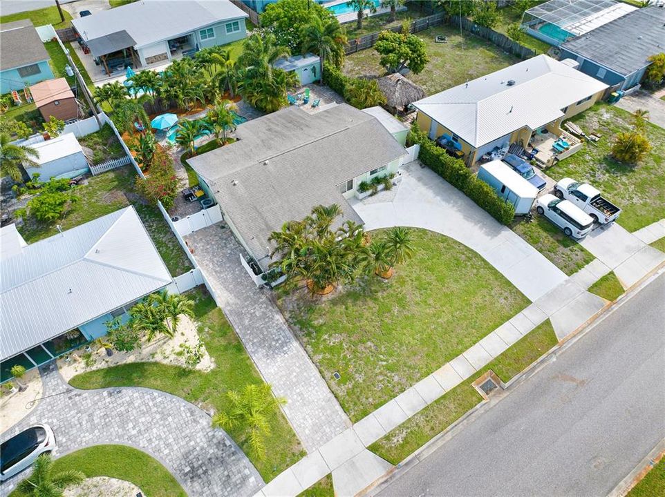 For Sale: $695,000 (4 beds, 2 baths, 1900 Square Feet)