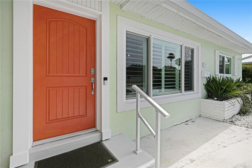 For Sale: $695,000 (4 beds, 2 baths, 1900 Square Feet)