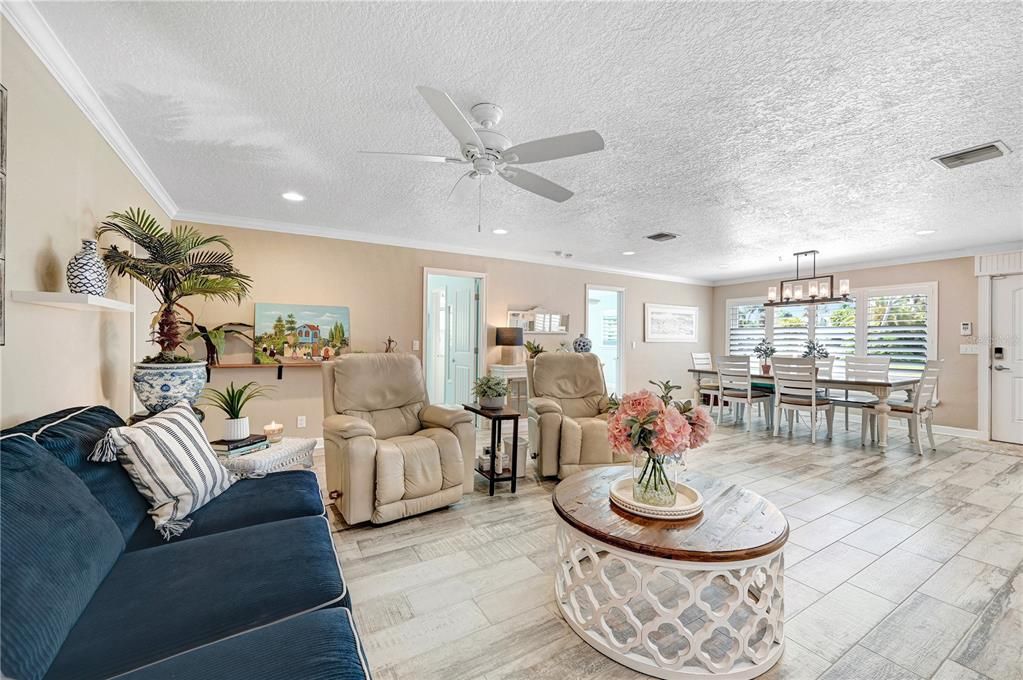 For Sale: $695,000 (4 beds, 2 baths, 1900 Square Feet)