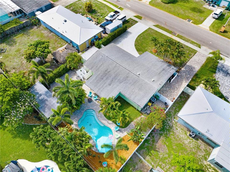 For Sale: $695,000 (4 beds, 2 baths, 1900 Square Feet)