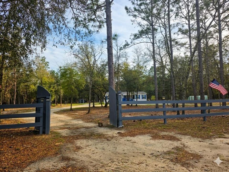 En Venta: $290,000 (4 camas, 2 baños, 1560 Pies cuadrados)