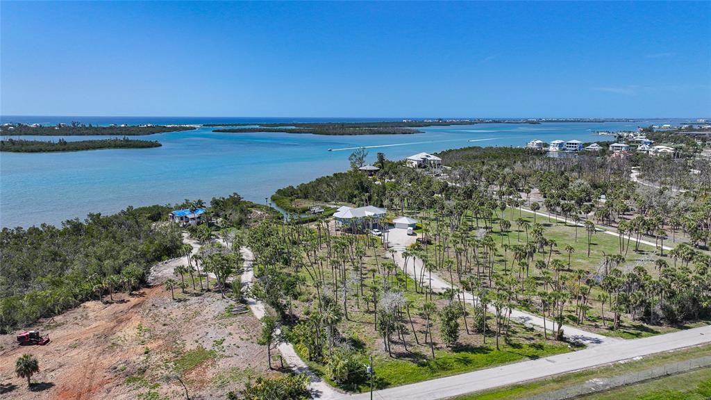 En Venta: $750,000 (4.49 acres)