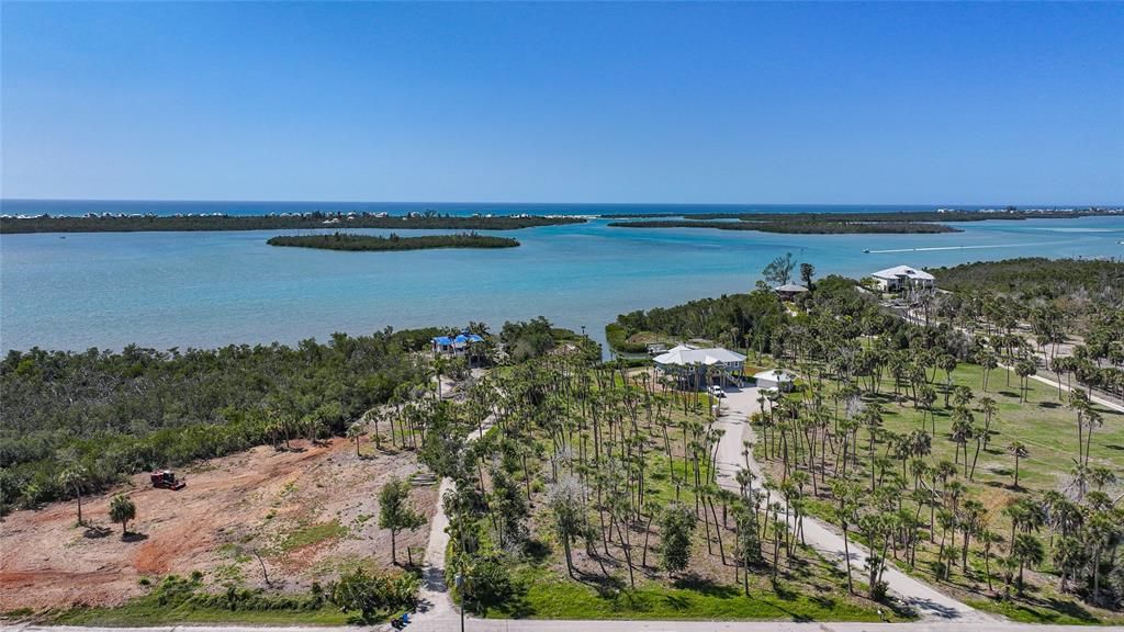 En Venta: $750,000 (4.49 acres)