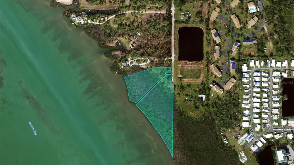 En Venta: $750,000 (4.49 acres)