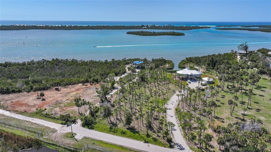 En Venta: $750,000 (4.49 acres)