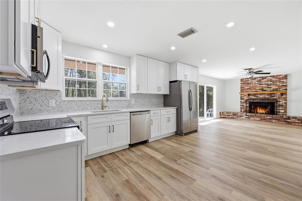 En Venta: $399,000 (3 camas, 2 baños, 1779 Pies cuadrados)