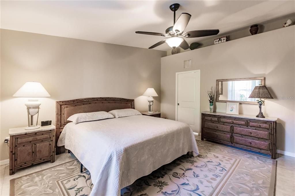 В аренду: $2,100 (3 спален, 2 ванн, 1765 Квадратных фут)