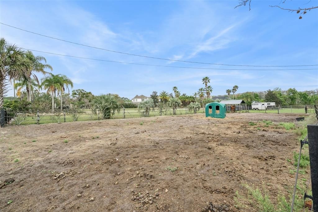 Activo con contrato: $748,000 (3 camas, 2 baños, 1613 Pies cuadrados)