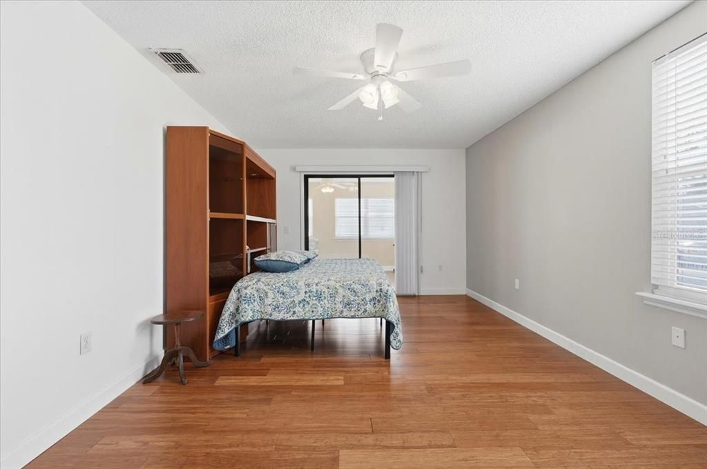 Activo con contrato: $225,000 (2 camas, 2 baños, 1520 Pies cuadrados)