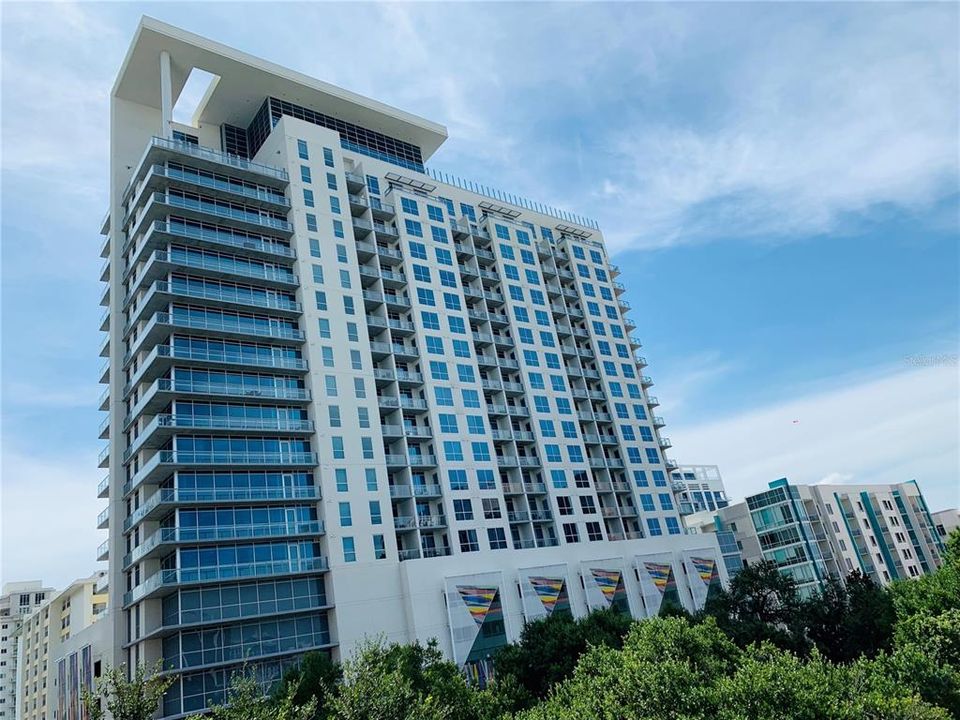 For Rent: $2,800 (2 beds, 2 baths, 1075 Square Feet)
