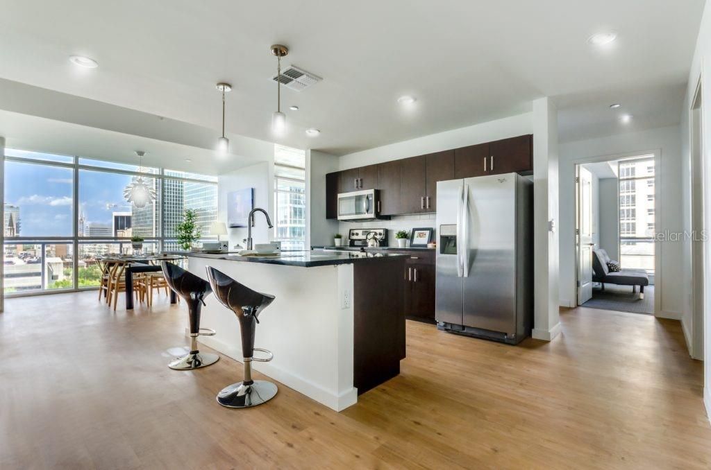 For Rent: $2,800 (2 beds, 2 baths, 1075 Square Feet)