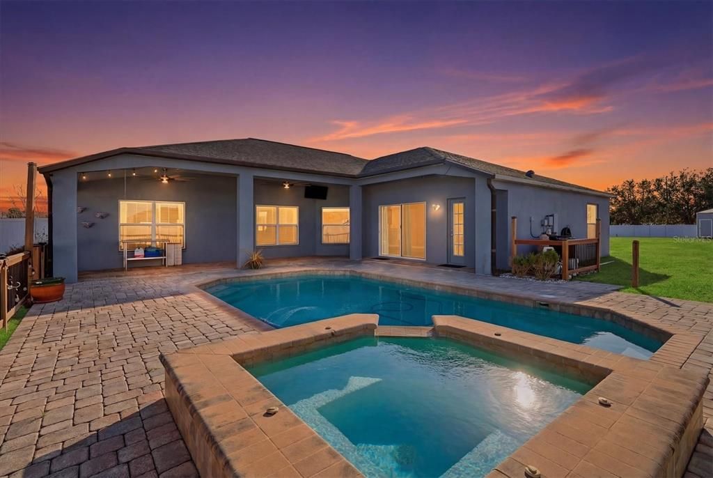En Venta: $589,000 (4 camas, 3 baños, 2467 Pies cuadrados)