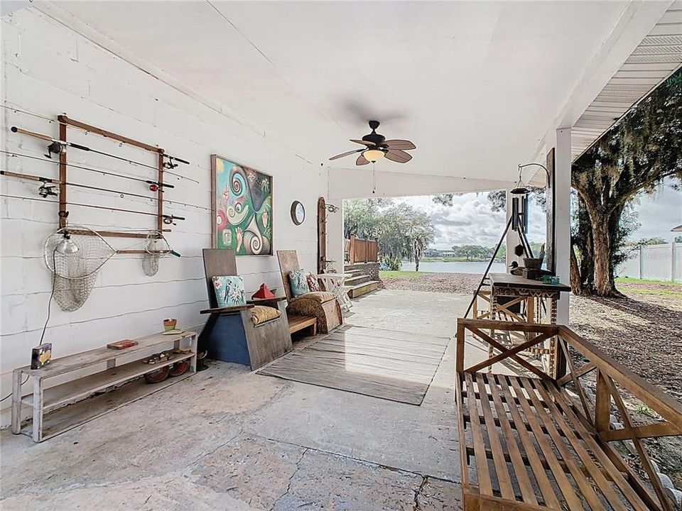 For Sale: $285,000 (3 beds, 1 baths, 1060 Square Feet)