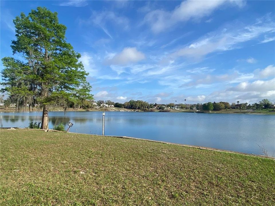 For Sale: $285,000 (3 beds, 1 baths, 1060 Square Feet)