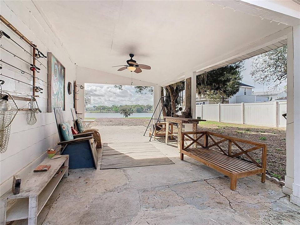For Sale: $285,000 (3 beds, 1 baths, 1060 Square Feet)