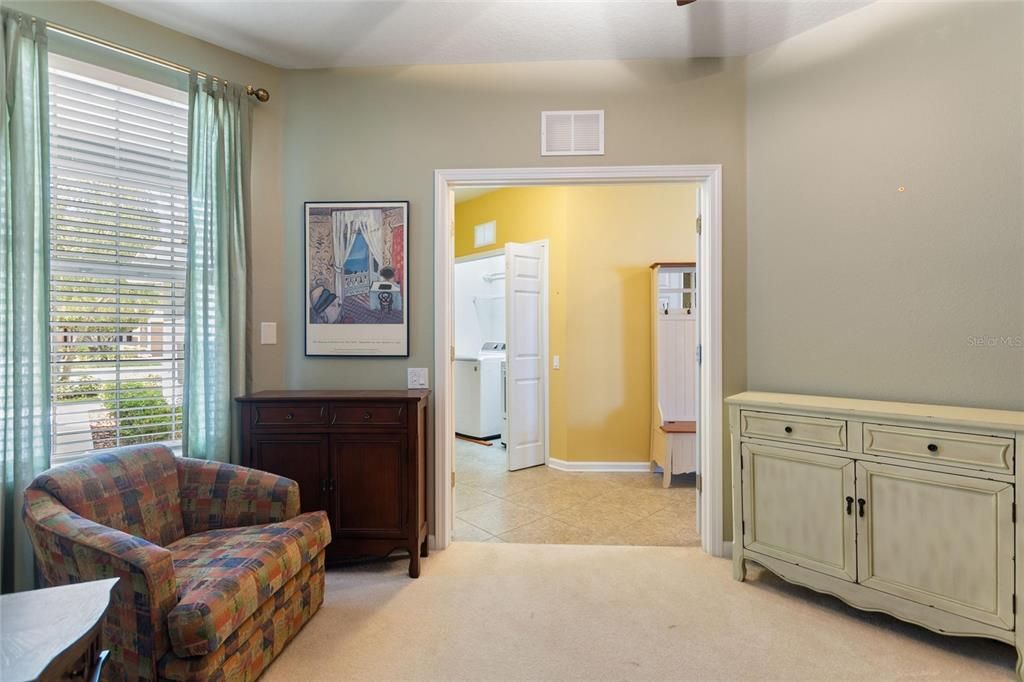 Под контрактом: $245,000 (2 спален, 2 ванн, 1414 Квадратных фут)