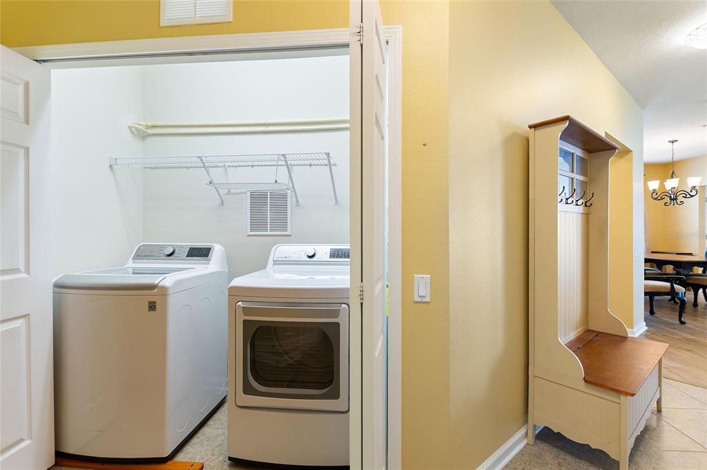 Под контрактом: $245,000 (2 спален, 2 ванн, 1414 Квадратных фут)