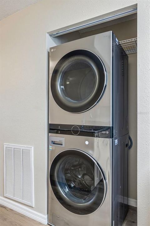 Active With Contract: $190,000 (2 beds, 2 baths, 730 Square Feet)