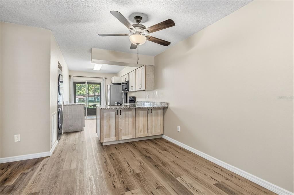 Active With Contract: $190,000 (2 beds, 2 baths, 730 Square Feet)