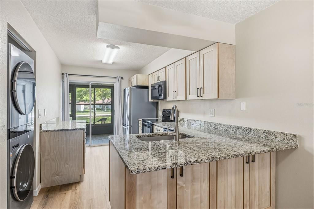 Active With Contract: $190,000 (2 beds, 2 baths, 730 Square Feet)