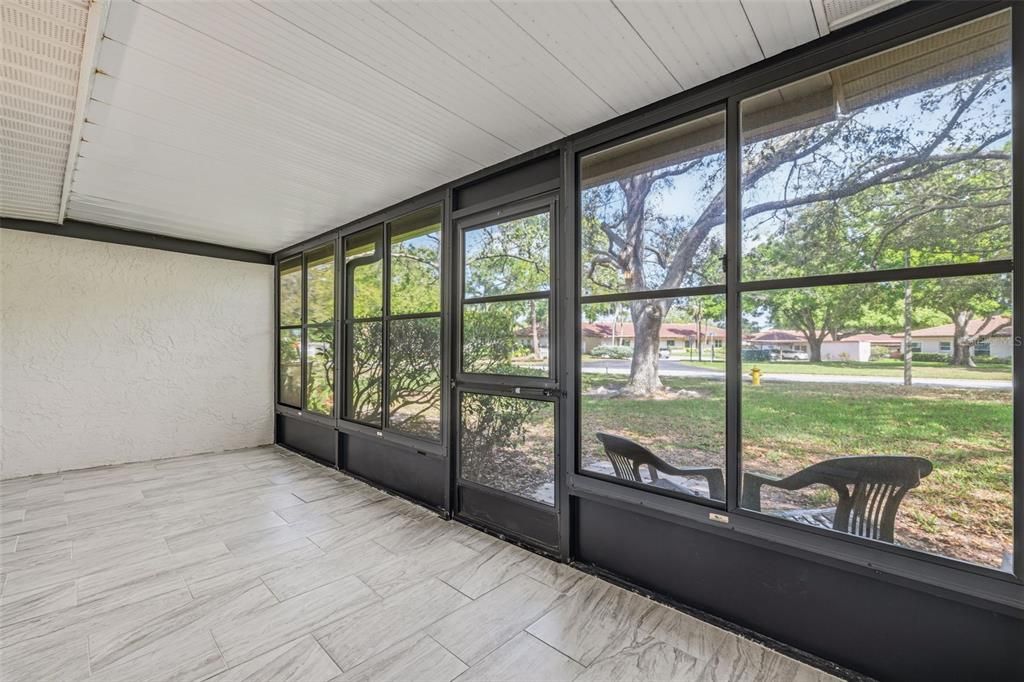 Active With Contract: $190,000 (2 beds, 2 baths, 730 Square Feet)