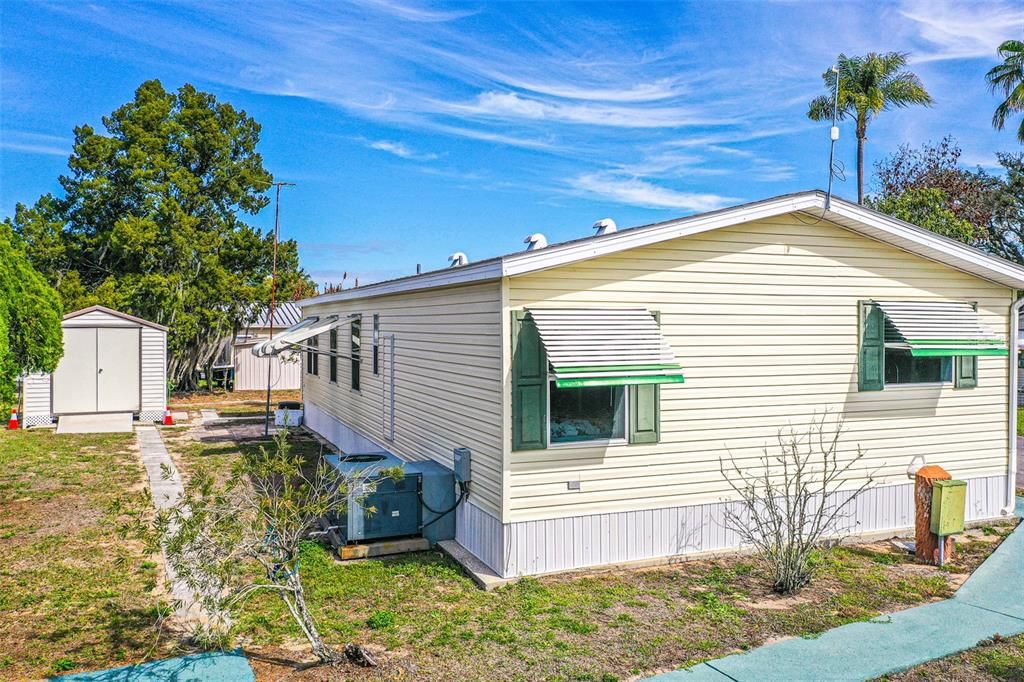 На продажу: $134,990 (2 спален, 2 ванн, 1128 Квадратных фут)