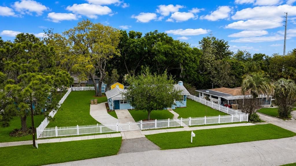 Active With Contract: $257,000 (3 beds, 3 baths, 1270 Square Feet)