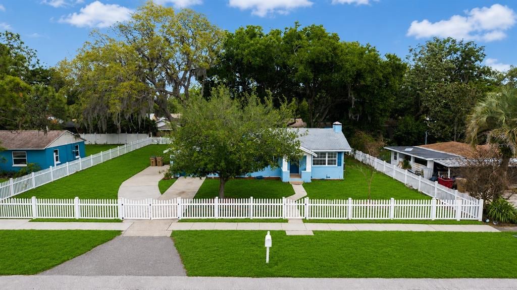 Active With Contract: $257,000 (3 beds, 3 baths, 1270 Square Feet)